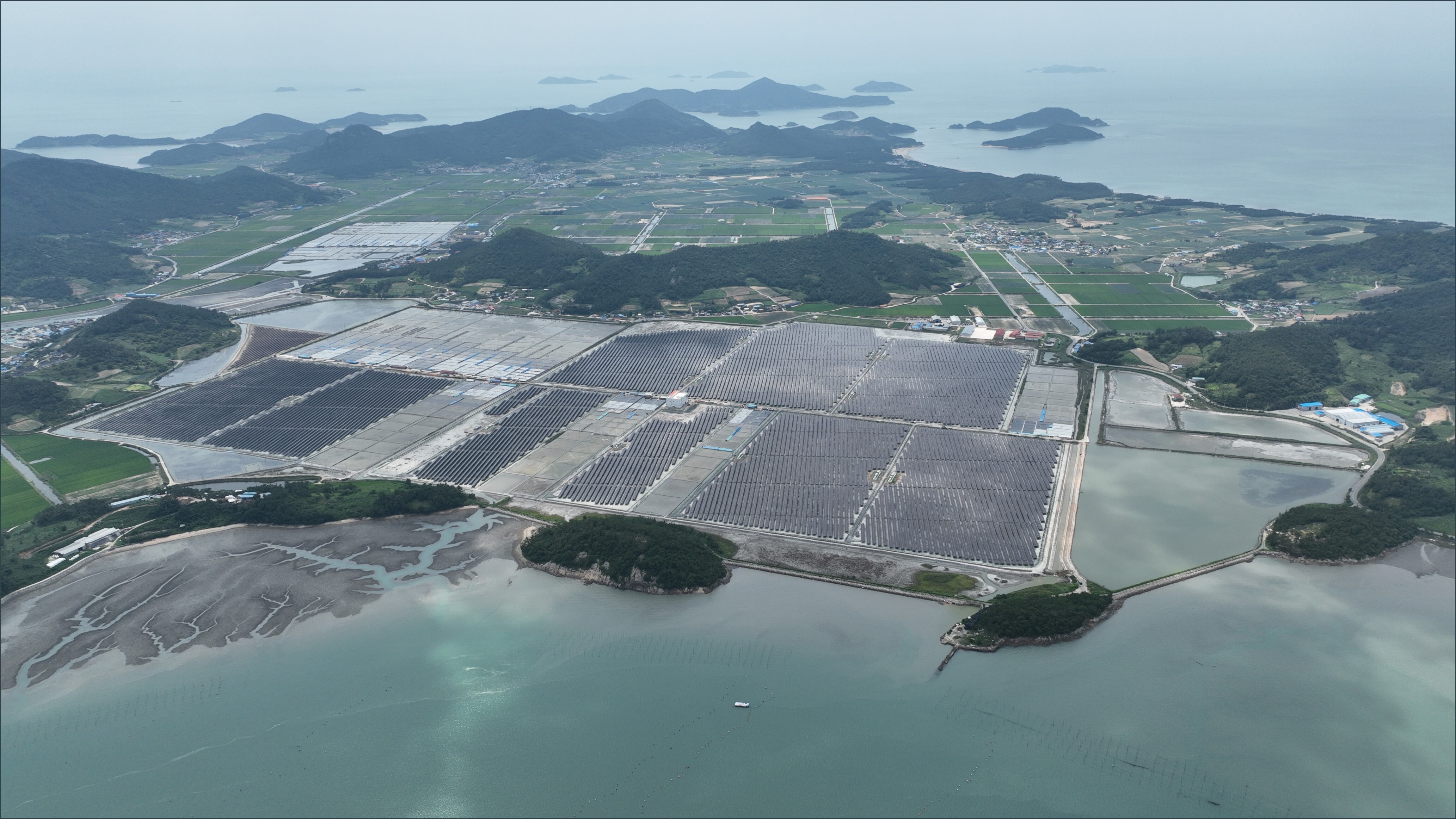 68626173af9862a2096ec18f_Peak Energy, Haesolar 100MW located in Sinan, Jeollanam-do, October 2022_ 그림2-1