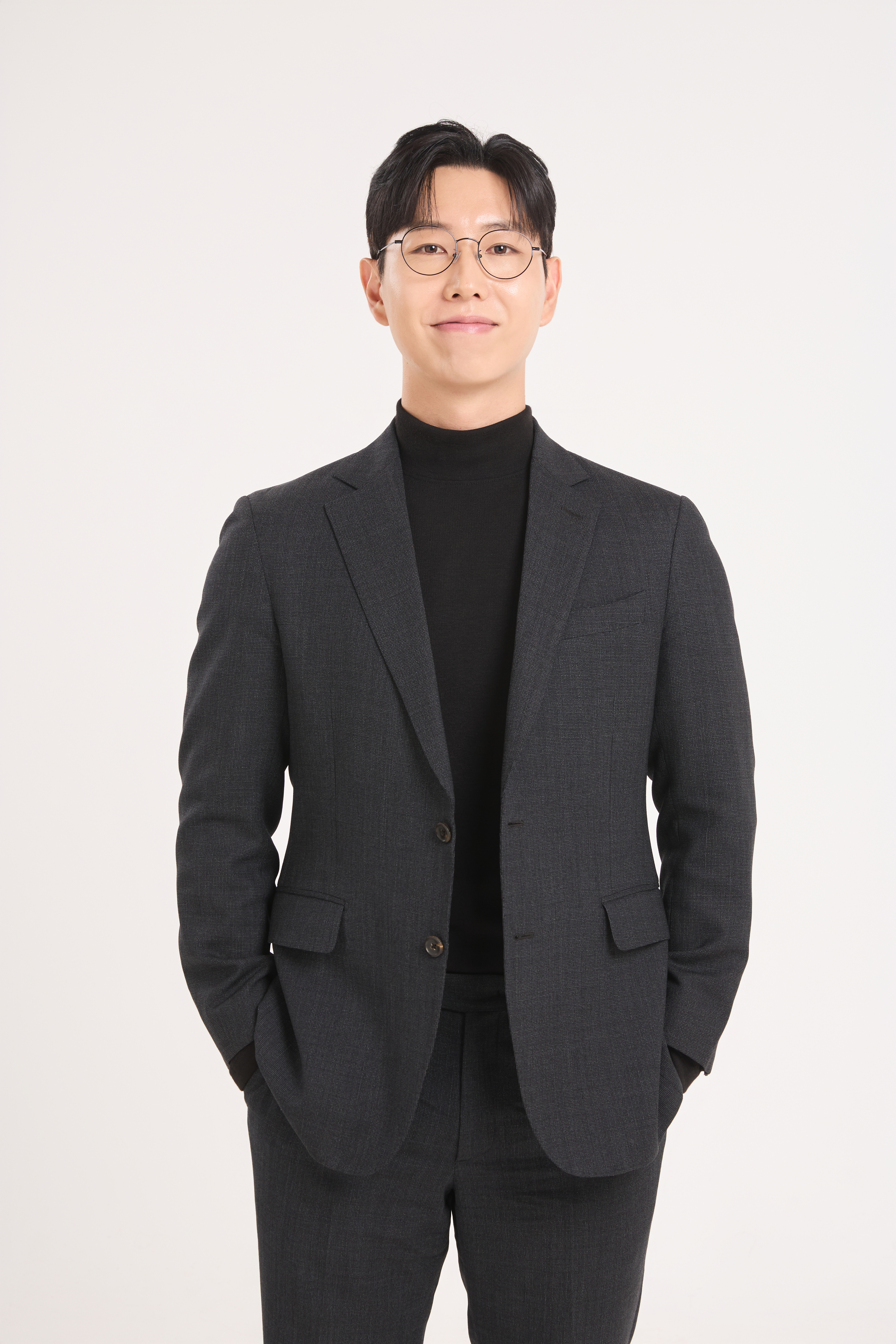 김우람